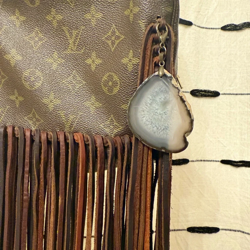 Louis Vuitton crossbody purse - Picture 2 of 8